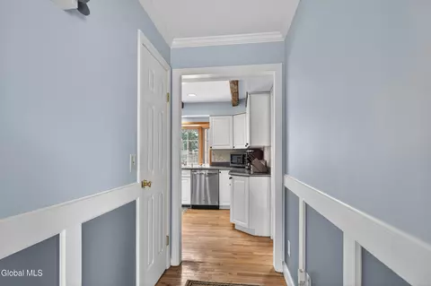 Entry Way - 41 Salem Rd, Delmar, NY 12054 photo 6 of 16