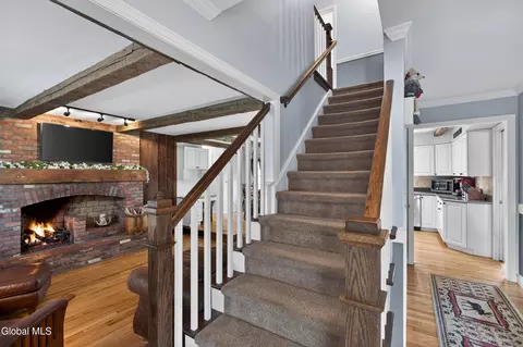 Entry Way - 41 Salem Rd, Delmar, NY 12054 photo 4 of 16