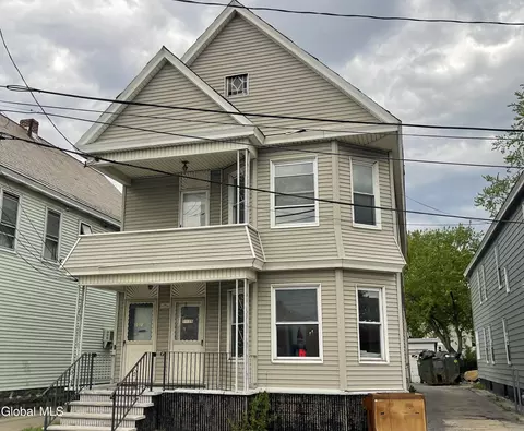 1013 Chrisler Ave, Schenectady, NY 12303