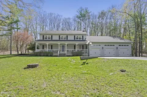 14 Autumn Ln, West Sand Lake, NY 12196