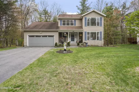 100 Damascus Dr, Gansevoort, NY 12831