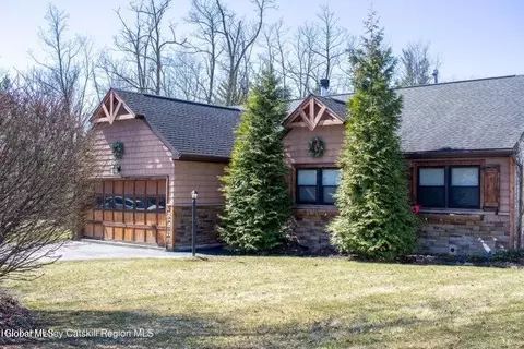 1441 Thickett Rd, Castleton On Hudson, NY 12033