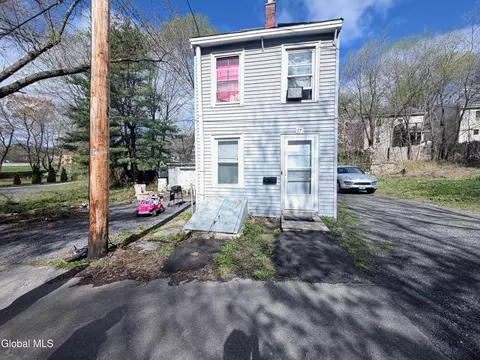 13-25 Batcher St, Albany, NY 12202
