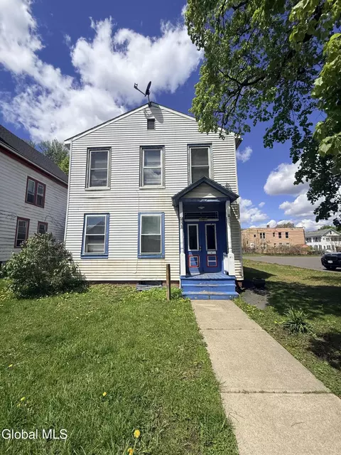 781 2nd Ave, Troy, NY 12182