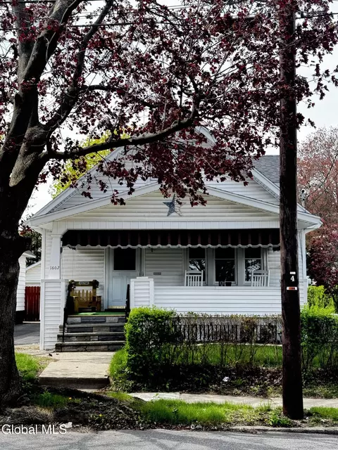 1602 Hawthorne St, Schenectady, NY 12303