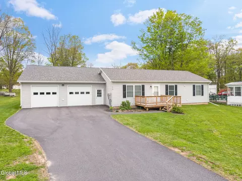 118 Cliff St, Middleburgh, NY 12122