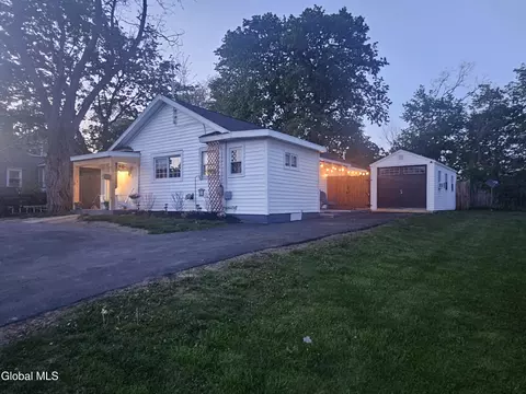 3929 Western Tpke, Altamont, NY 12009