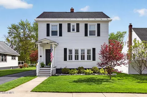 62 Chapman St, Ballston Spa, NY 12020