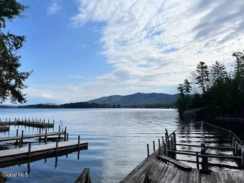 17 Dark Bay Ln, Lake George, NY 12845