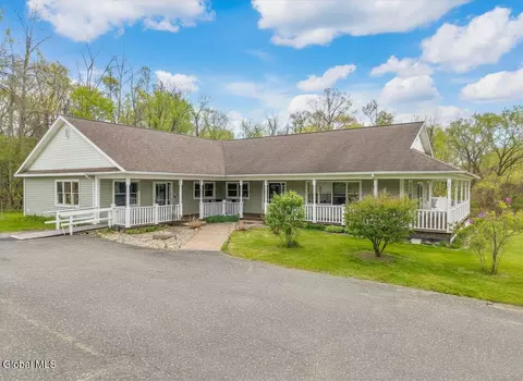 1 Birch Ln, Rensselaer, NY 12144