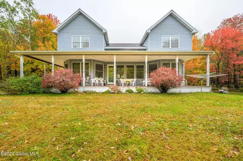 1013-1017 Plank Rd, Averill Park, NY 12018