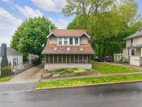 57 Washington Ave, Rensselaer, NY 12144