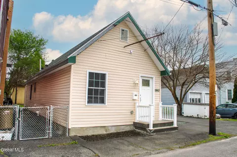 1862 8th Ave, Watervliet, NY 12189