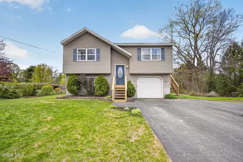 100 Sisson Rd, South Glens Falls, NY 12803