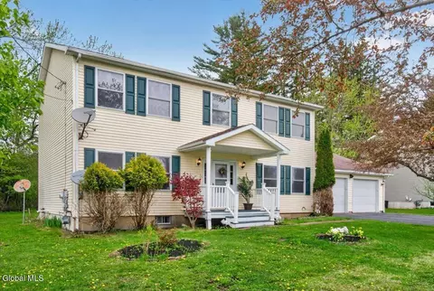 12 Pine Ave, Johnstown, NY 12095