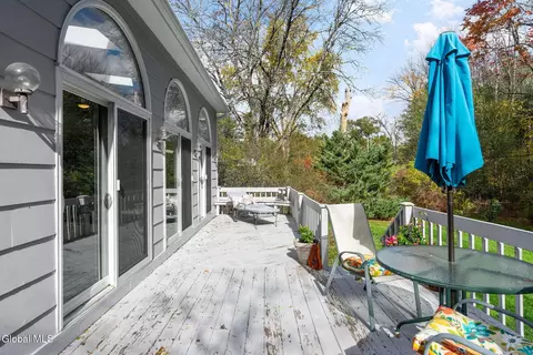 Exterior - 1226 Hempstead Rd, Schenectady, NY 12309 photo 9 of 17