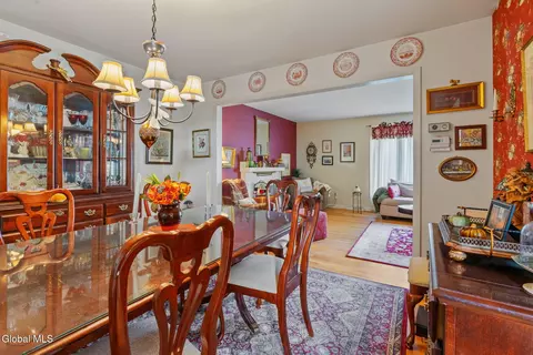 Dining - 1226 Hempstead Rd, Schenectady, NY 12309 photo 1 of 2