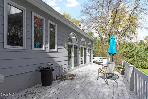 Exterior - 1226 Hempstead Rd, Schenectady, NY 12309 photo 8 of 17