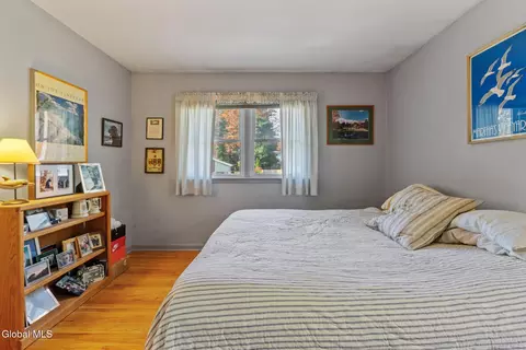 Bedroom - 1226 Hempstead Rd, Schenectady, NY 12309 photo 9 of 10