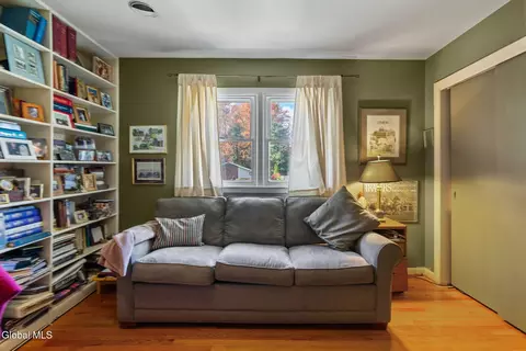 Bedroom - 1226 Hempstead Rd, Schenectady, NY 12309 photo 1 of 10