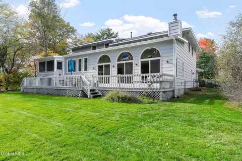 Exterior - 1226 Hempstead Rd, Schenectady, NY 12309 photo 13 of 17