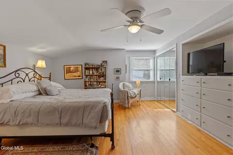 Bedroom - 1226 Hempstead Rd, Schenectady, NY 12309 photo 3 of 10