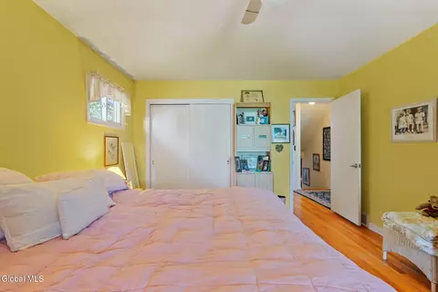 Bedroom - 1226 Hempstead Rd, Schenectady, NY 12309 photo 7 of 10