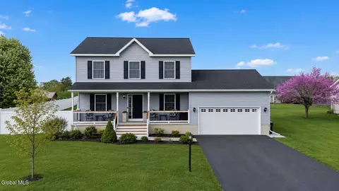 34 Eagle Ln, Mechanicville, NY 12118