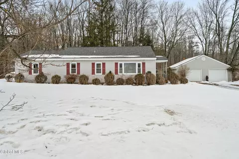 166 Potter Rd, Amsterdam, NY 12010