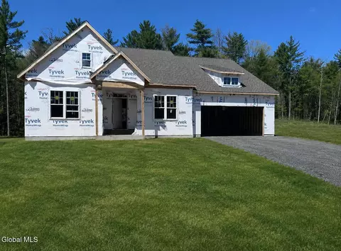 32 Sagano St, Saratoga Springs, NY 12866
