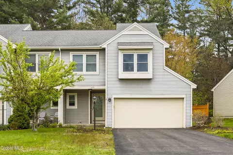 125 Garnett Ln, Slingerlands, NY 12159