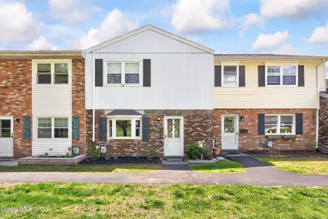 149 Hague Blvd # C, Glenmont, NY 12077