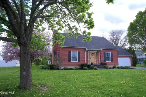 139 Bridge St, Schoharie, NY 12157
