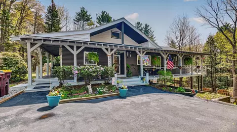 127 Crannel Rd, Galway, NY 12074