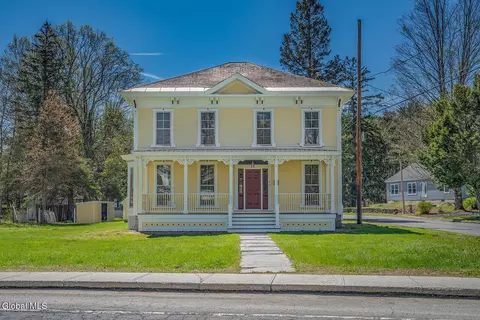 93 W Main St, Cambridge, NY 12816