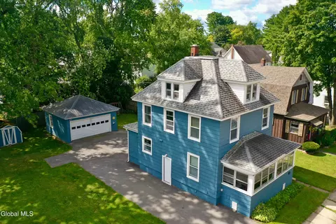 12 Newman St, Gloversville, NY 12078