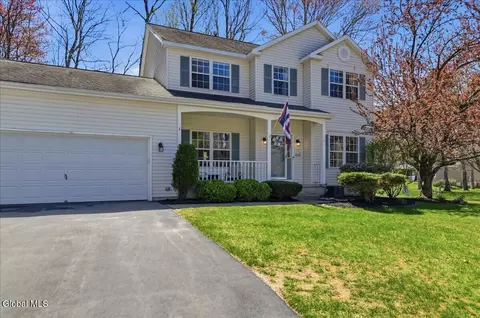 2 Cheyene Ct, Wilton, NY 12831