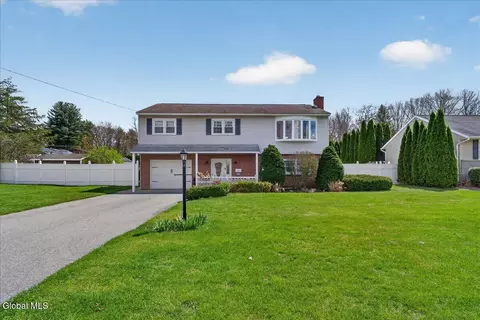 2158 Robinwood Ave, Schenectady, NY 12306