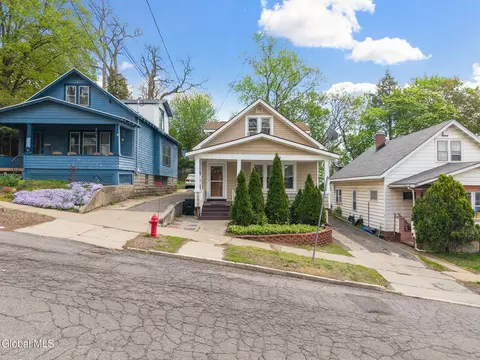 122 Snowden Ave, Schenectady, NY 12304