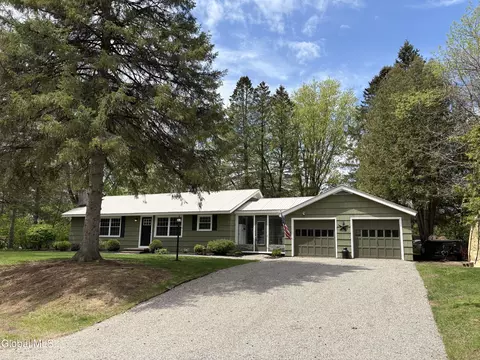 13 Laurel Rd, Fort Edward, NY 12828