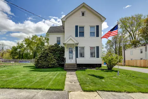 300 Wells St, Johnstown, NY 12095