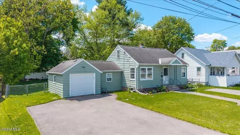 519 Elliott St, Glenville, NY 12302