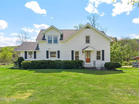 607 Youngs Corners Rd, Amsterdam, NY 12010