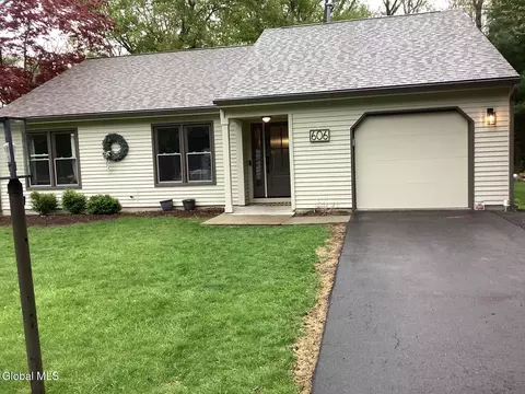 606 Top Ridge Dr, Albany, NY 12203