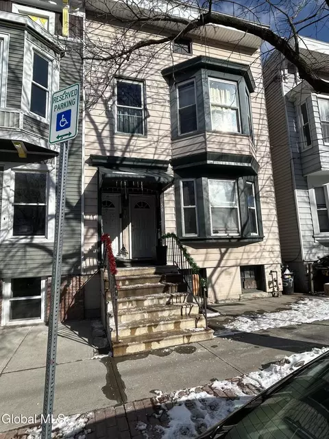 59 Dana Ave, Albany, NY 12208