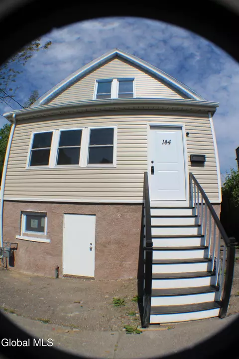 144 S Hawk St, Albany, NY 12202