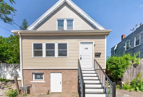 144 S Hawk St, Albany, NY 12202