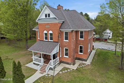 66 Horicon Ave #2E, Bolton Landing, NY 12814