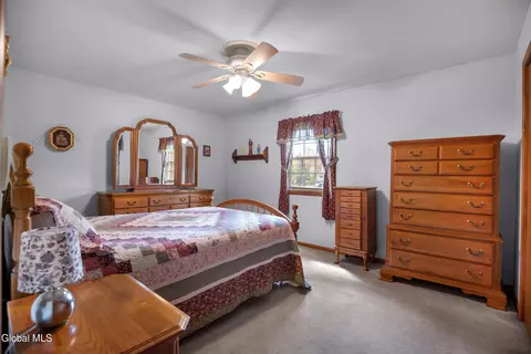 Bedroom - 243 Shereen Ct, Schenectady, NY 12304 photo 3 of 4