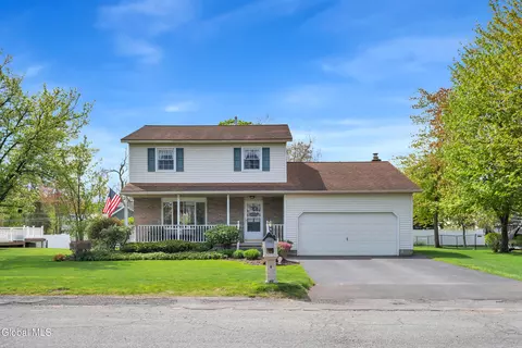 Exterior - 243 Shereen Ct, Schenectady, NY 12304 photo 2 of 9
